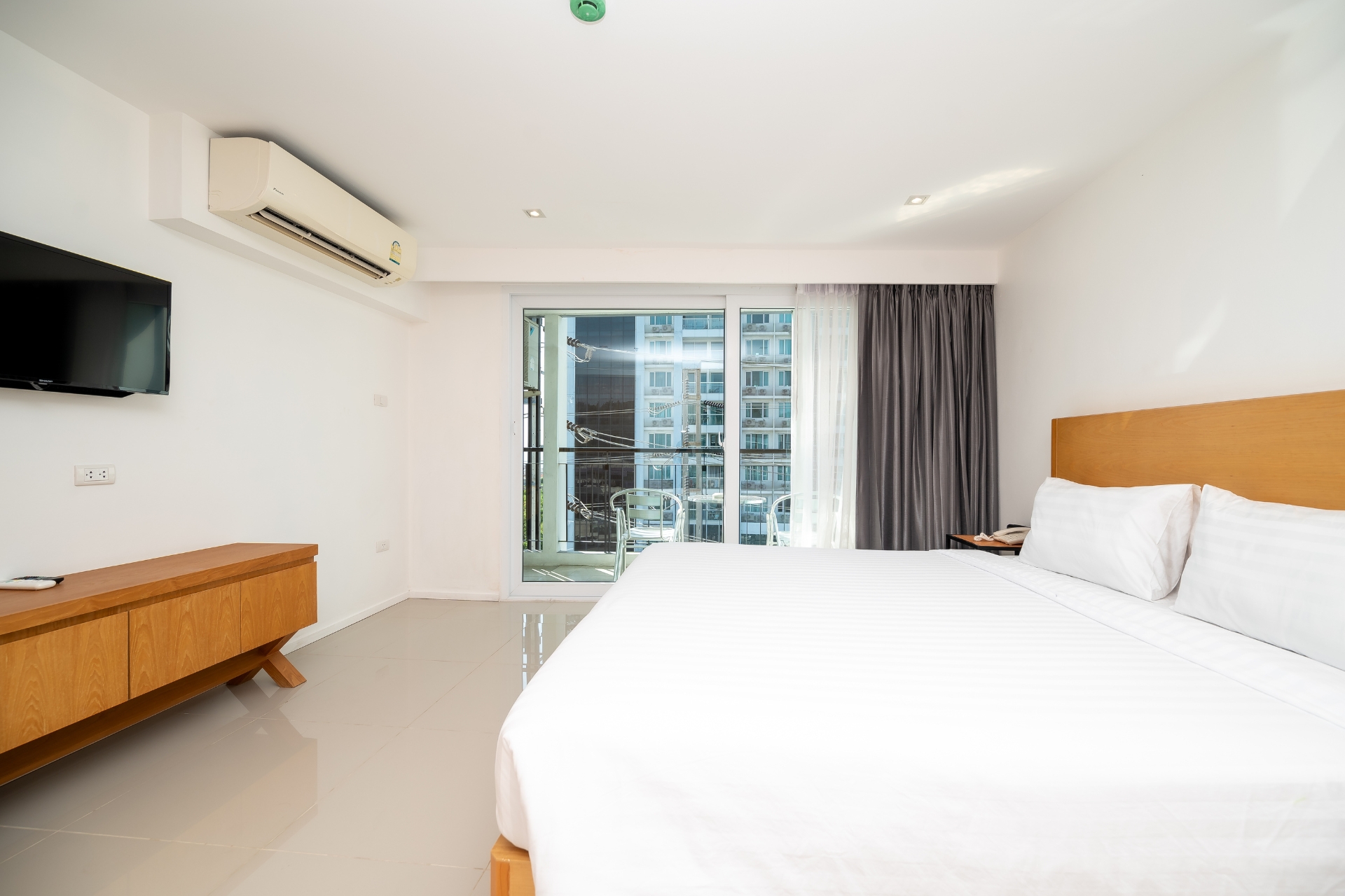 Spacious & Cozy Suite